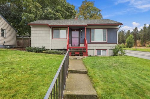 3204 E 20th Ave, Spokane, WA, 99223-5402 | Card Image