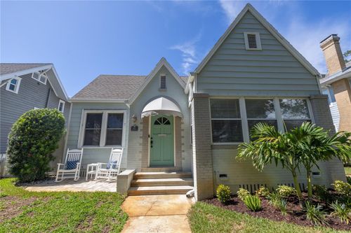 415 19th Ave Ne, St Petersburg, FL, 33704-4611 | Card Image