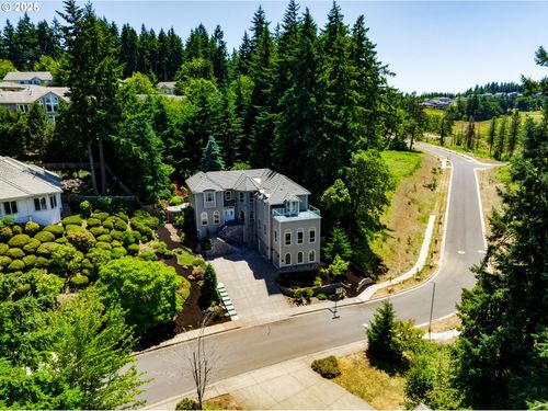 3169 Tanner Park Dr, Eugene, OR, 97405-6252 | Card Image