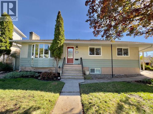 1556 Duncan Ave E, Penticton, BC, V2A2X8 | Card Image