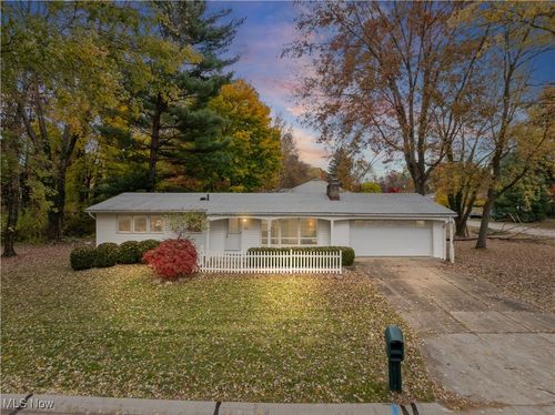 3081 Bancroft Rd, Fairlawn, OH, 44333-3242 | Card Image