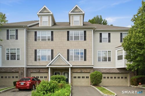 26-26 Maura Ln, Danbury, CT, 06810-7118 | Card Image