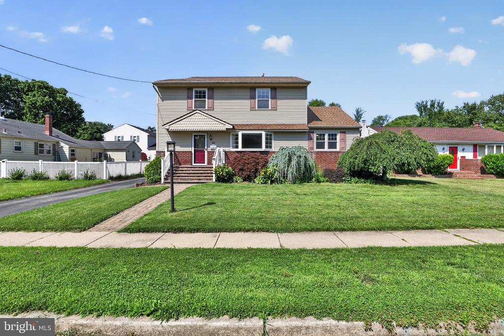 Residential in AUDUBON