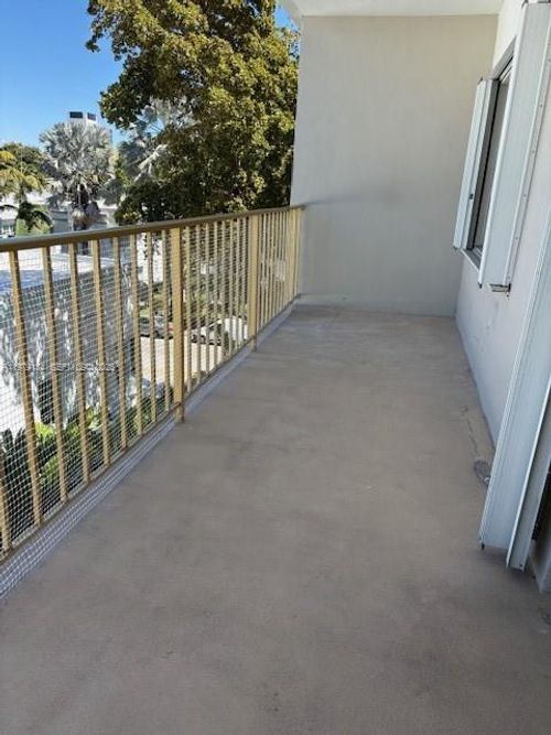 apt-4j-1540 Meridian Ave, Miami Beach, FL, 33139-3491 | Card Image