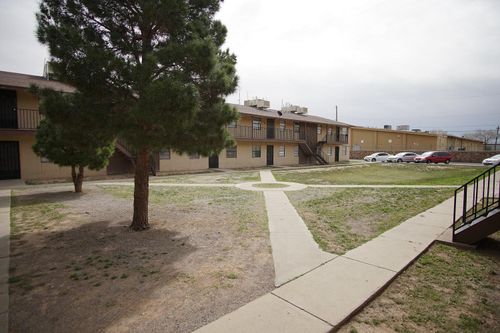 10-4700 Maxwell Ave, El Paso, TX, 79904-1473 | Card Image