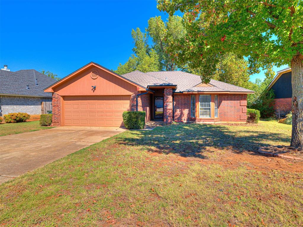 Lois Lynn Ln, Edmond, OK 73003