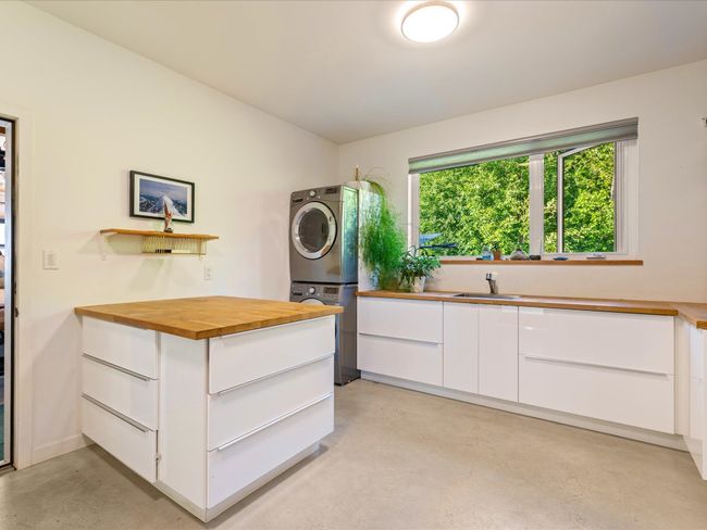 2258 Windsail Pl, House other with 5 bedrooms, 5 bathrooms and 7 parking in Squamish BC | Image 15