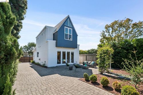 1537 Ashby Ave, Berkeley, CA, 94703-2301 | Card Image