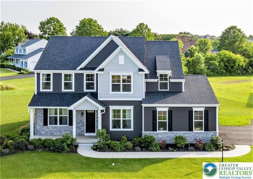 5043 Chapmans Rd, Allentown, PA, 18104-9208 | Card Image