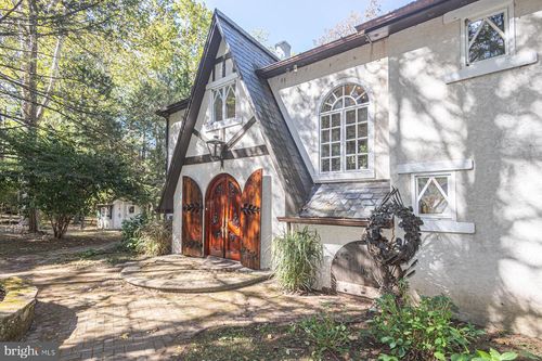 main-house-132 E Dark Hollow Road, PIPERSVILLE, PA, 18947 | Card Image