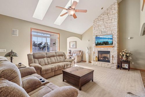 g-1617 Grey Fox Trail, Mukwonago, WI, 53149 | Card Image