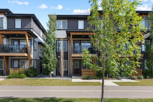 566 Savanna Boulevard Ne, Calgary, AB, T3J0Y2 | Card Image