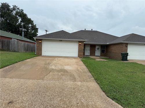 1160 N Boxley Ave, Fayetteville, AR, 72704-2104 | Card Image