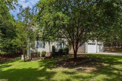 10 Grayson Place, House other with 3 bedrooms, 2 bathrooms and null parking in Sanford NC | Image 3