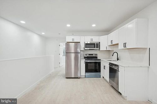 b2-52 N 51st St, PHILADELPHIA, PA, 19139-2725 | Card Image