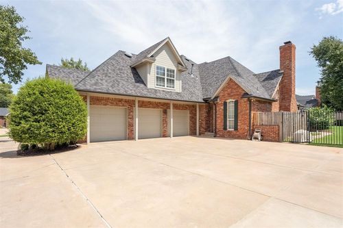 6104 Laquinta Drive, Edmond, OK, 73025 | Card Image