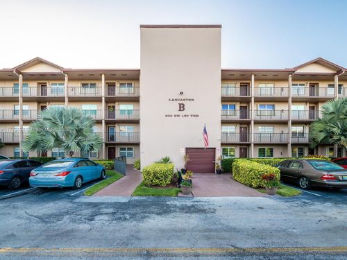 apt-215b-300 Sw 130th Ter, Pembroke Pines, FL, 33027-1914 | Card Image