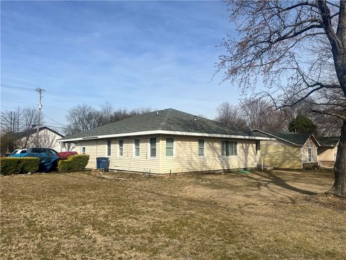 936 S Maxwell St, Siloam Springs, AR, 72761-4234 | Card Image