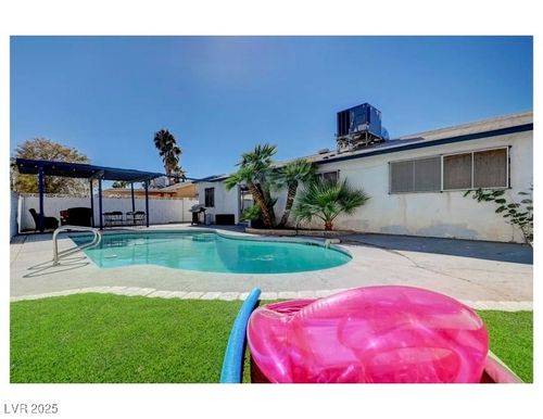 3750 Florrie Ave, Las Vegas, NV, 89121-4637 | Card Image