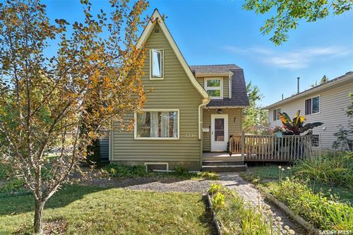 1236 Av H N, Saskatoon, SK, S7L2E2 | Card Image