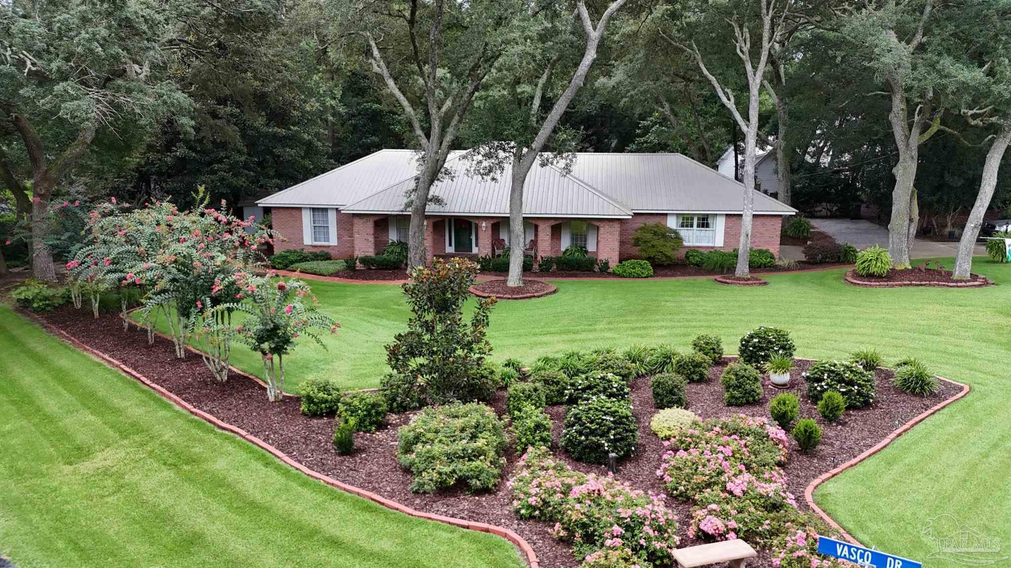 Club House Dr, Lillian, AL 36549