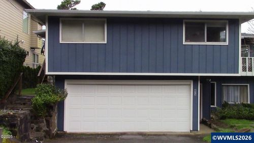 675 Se Keel Ave, Lincoln City, OR, 97367-2970 | Card Image