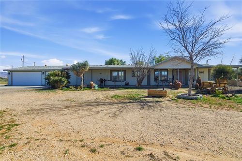 722 S Salt Rd, Golden Valley, AZ, 86413-7742 | Card Image