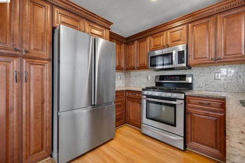2234 Prestwick St, Stockton, CA, 95206-4721 | Card Image