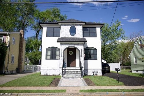 271 Bergen Blvd, Woodland Park, NJ, 07424-2555 | Card Image