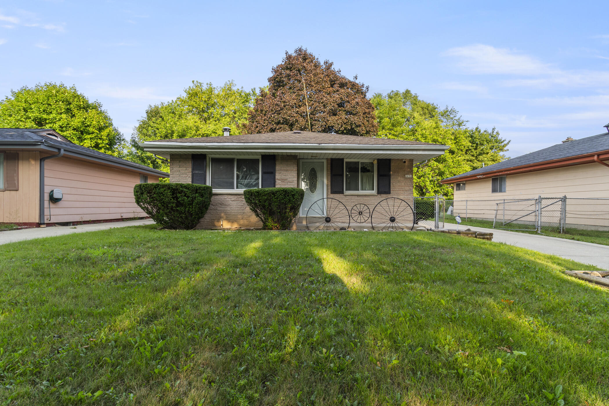 53rd St, Milwaukee, WI 53223