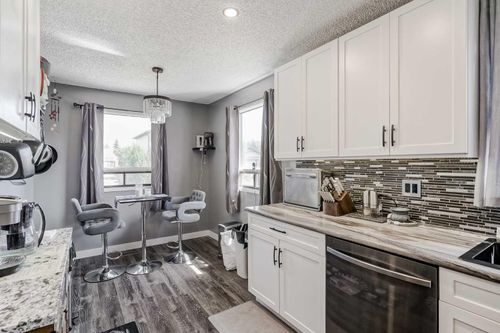 563 Deerpath Court Se, Calgary, AB, T2J6C8 | Card Image