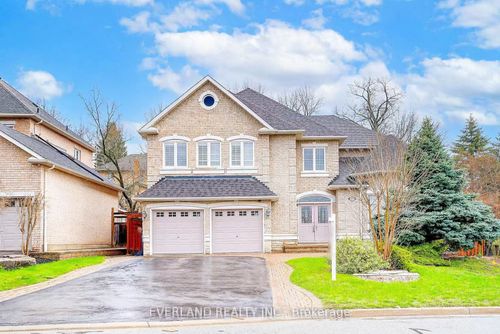 922 Best Cir, Newmarket, ON, L3X2H8 | Card Image