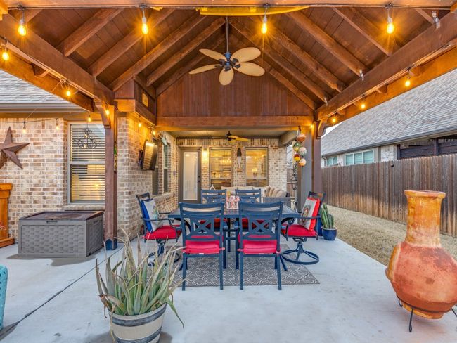 Custom Master patio with plenty of lounge area. | Image 5