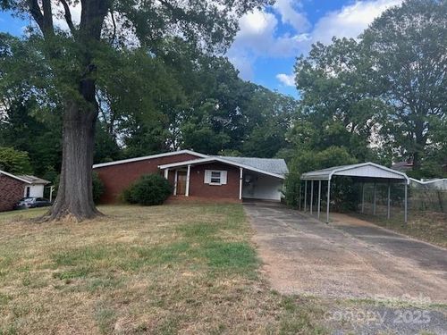 697 Branton Dr, Shelby, NC, 28152-6307 | Card Image