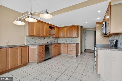 unit-wb914-1001 City Ave, WYNNEWOOD, PA, 19096-3941 | Card Image