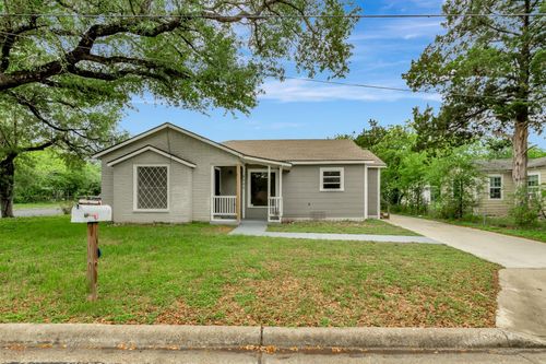 1705 Avondale St, Victoria, TX, 77901-7103 | Card Image