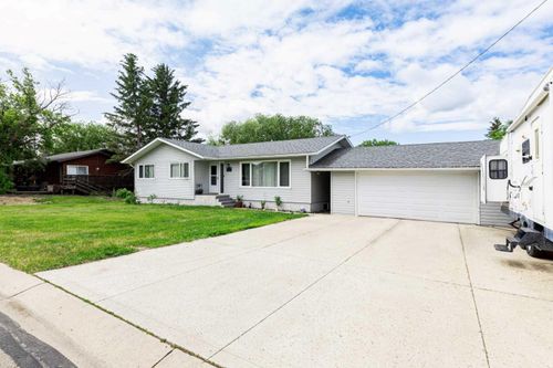 4812 Lake St, Alix, AB, T0C0B0 | Card Image