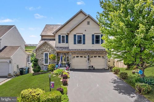 325 Thomas Armor Dr, WINDSOR, PA, 17366-9023 | Card Image