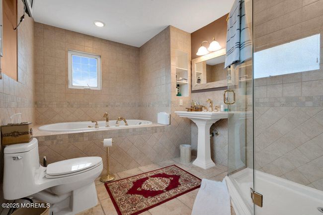 Primary Bathroom | Image 32