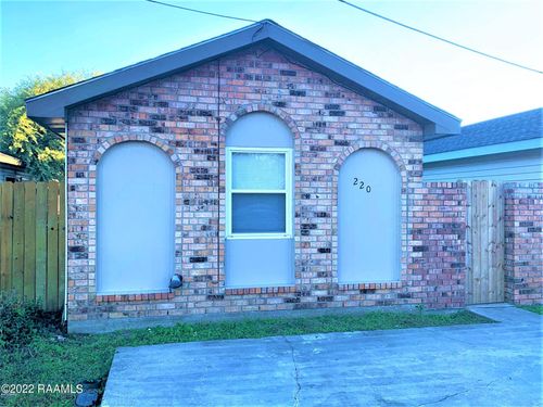 220 Briarcliff Dr, Youngsville, LA, 70592-5822 | Card Image