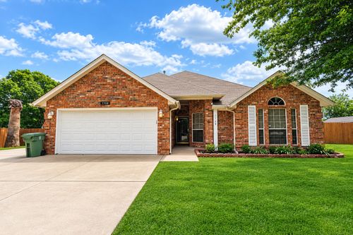 7708 Chandler Ct, North Richland Hills, TX, 76182-3956 | Card Image