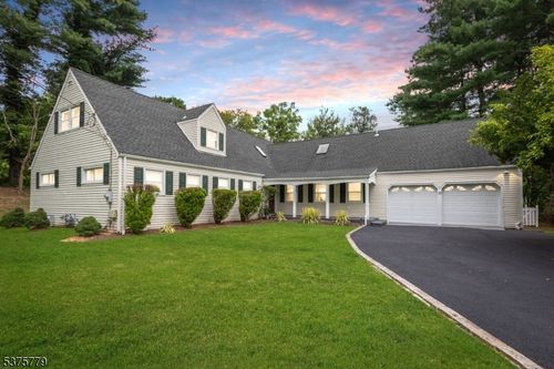 10 Jensen Ct, Chatham Twp, NJ, 07928-1618 | Card Image