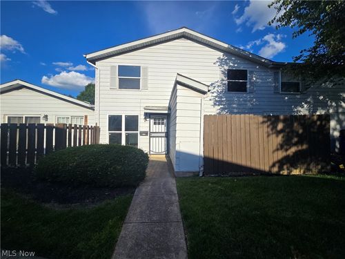 2508 Nassau Dr, Columbus, OH, 43232-7215 | Card Image