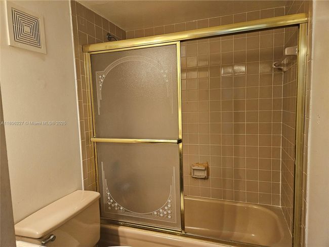 APT-202 - 8620 N Sherman Cir, Condo with 2 bedrooms, 2 bathrooms and null parking in Miramar FL | Image 17