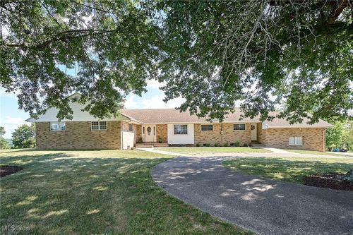 402 Highlawn Dr, Ripley, WV, 25271-1318 | Card Image