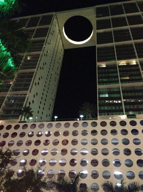 apt-1905-500 Brickell Ave, Miami, FL, 33131-2580 | Card Image