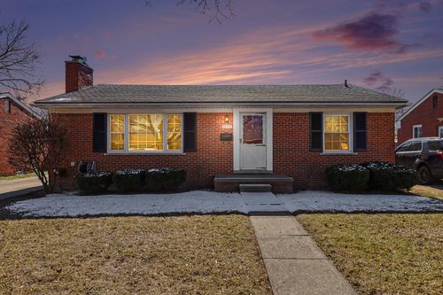 32431 Washington St, Livonia, MI, 48150-3715 | Card Image