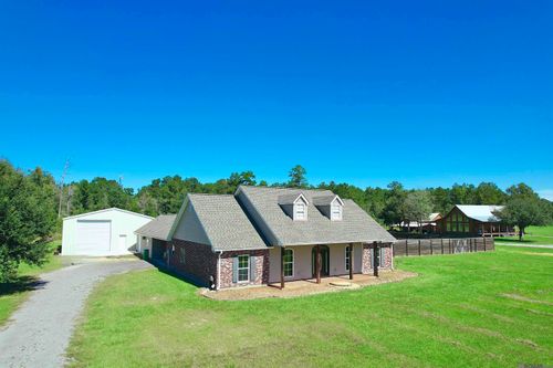 29669 Mary Kinchen Rd, Albany, LA, 70711-2215 | Card Image