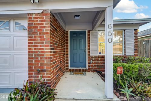 650 Americas Cup Cir S, Jacksonville, FL, 32233-4621 | Card Image