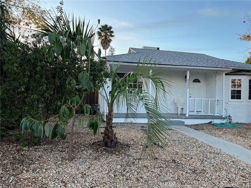 6653 Quakertown Ave, Winnetka, CA, 91306-4334 | Card Image